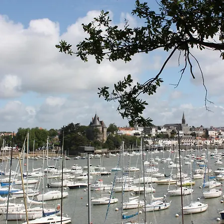 Appartement Vue Mer. A 40m De La Plage.