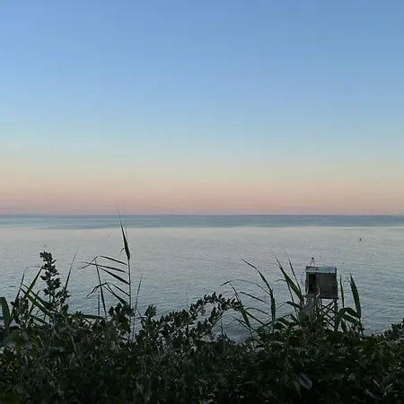 Appartement Vue Mer. A 40m De La Plage. Pornic