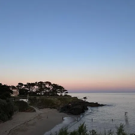 Appartement Vue Mer. A 40m De La Plage.