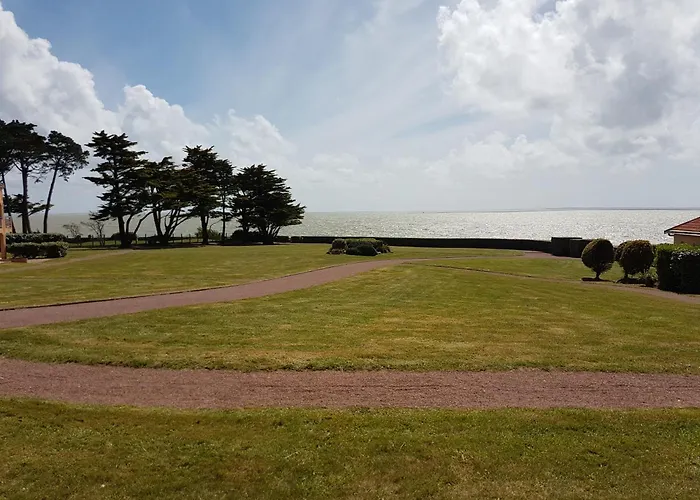 Vue Mer. A 40m De La Plage. *